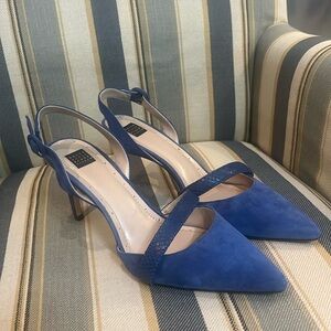 WHBM blue pointed toe heel